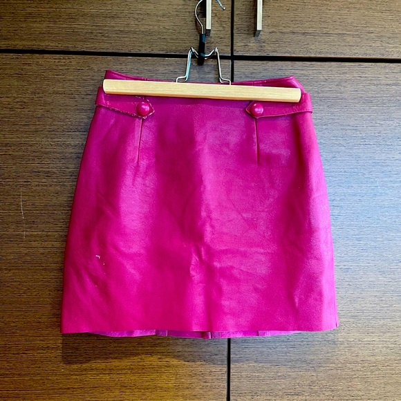 VINTAGE 100% Leather Fuchsia Miniskirt ‘XS’ - Picture 1 of 13
